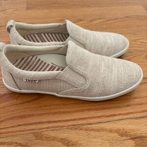 Taos Footwear women’s Slip-On Loafers - Light Tan